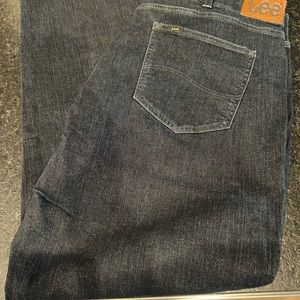 Brand new Lee Extreme Motion Jeans 40x32
